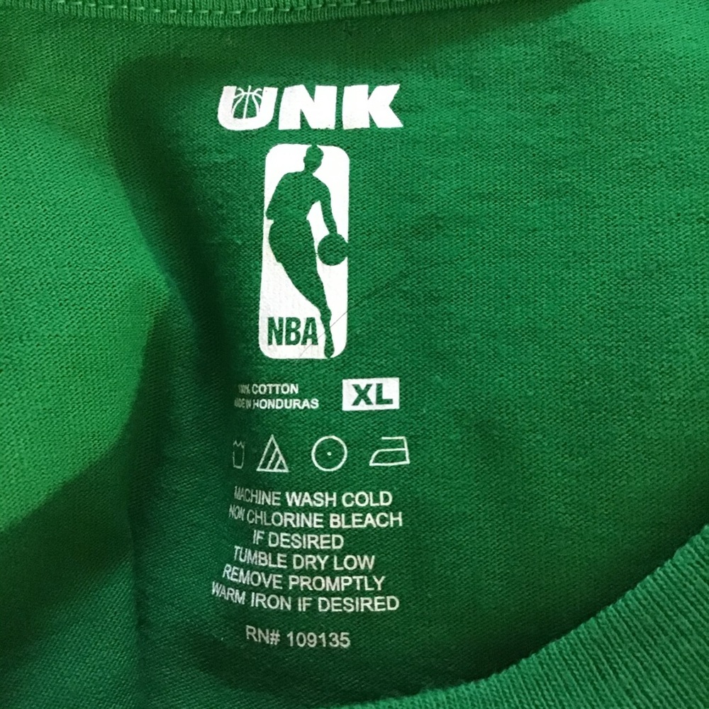 NBA UNK CHICAGO BULLS 1966 T-SHIRT - Picture 4 of 5